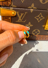 Load image into Gallery viewer, Glimer Huggies - Turnback Pony ™ - Earring
