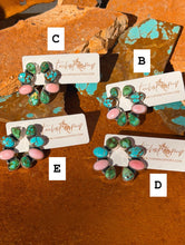 Load image into Gallery viewer, Via Linda Stud Earrings
