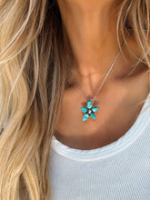 Load image into Gallery viewer, Daisy Necklace
