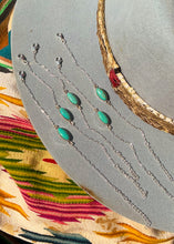 Load image into Gallery viewer, Daisy Bracelet - Turnback Pony ™ - Bracelets
