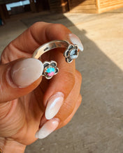 Load image into Gallery viewer, Lumi Adjustable Ring
