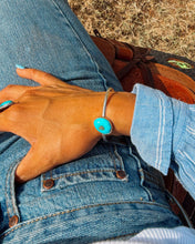 Load image into Gallery viewer, Parma Side Cuff
