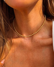 Load image into Gallery viewer, Alternating 2mm and 4mm Navajo Style Pearl Necklace
