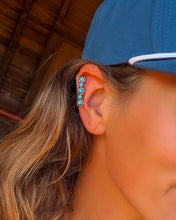 Load image into Gallery viewer, Mini Daisy Ear Crawler
