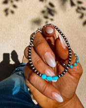 Load image into Gallery viewer, #62 Turquoise and 4mm Navajo Pearl Bracelet
