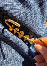 Load image into Gallery viewer, Lativia Gold Cuff
