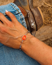 Load image into Gallery viewer, Romy Spiny Oyster Bracelet
