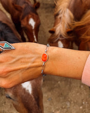 Load image into Gallery viewer, Romy Spiny Oyster Bracelet
