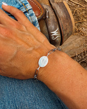 Load image into Gallery viewer, Romy Spiny Oyster Bracelet
