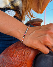 Load image into Gallery viewer, Calli Bracelet
