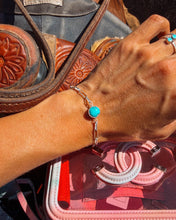 Load image into Gallery viewer, Reversible Turquoise Bracelet (B)
