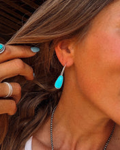 Load image into Gallery viewer, Beckett Earrings
