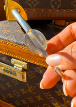 Load image into Gallery viewer, Dad’s Starling Cuff Pink Dahlia
