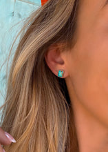 Load image into Gallery viewer, Exclusive Solitaire Studs
