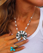 Load image into Gallery viewer, Vickie Squash Necklace
