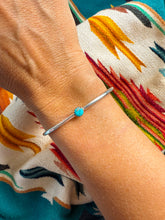 Load image into Gallery viewer, Single Stone Cuff
