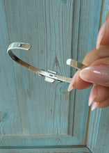 Load image into Gallery viewer, Stunner Cuff - Turnback Pony ™ - Cuff
