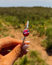 Load image into Gallery viewer, Dad's Daisy Cuff
