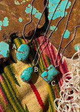 Load image into Gallery viewer, Leni Necklace
