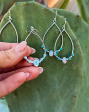 Load image into Gallery viewer, Sydnie Hoop Earrings
