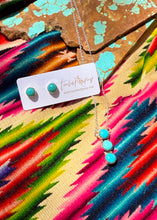Load image into Gallery viewer, Essential Set - Turnback Pony ™ - Necklace earring set
