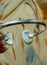 Load image into Gallery viewer, Draw-Partner Bangle
