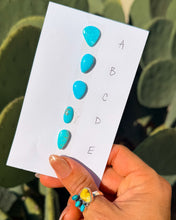 Load image into Gallery viewer, Dainty Turquoise Bolo Necklace
