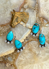 Load image into Gallery viewer, Crystal Earrings
