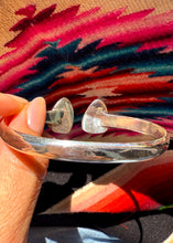 Load image into Gallery viewer, Marais Cuff (pick your stone) - Turnback Pony ™ - Cuff
