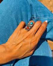 Load image into Gallery viewer, May Vintage Ring Size 7.5
